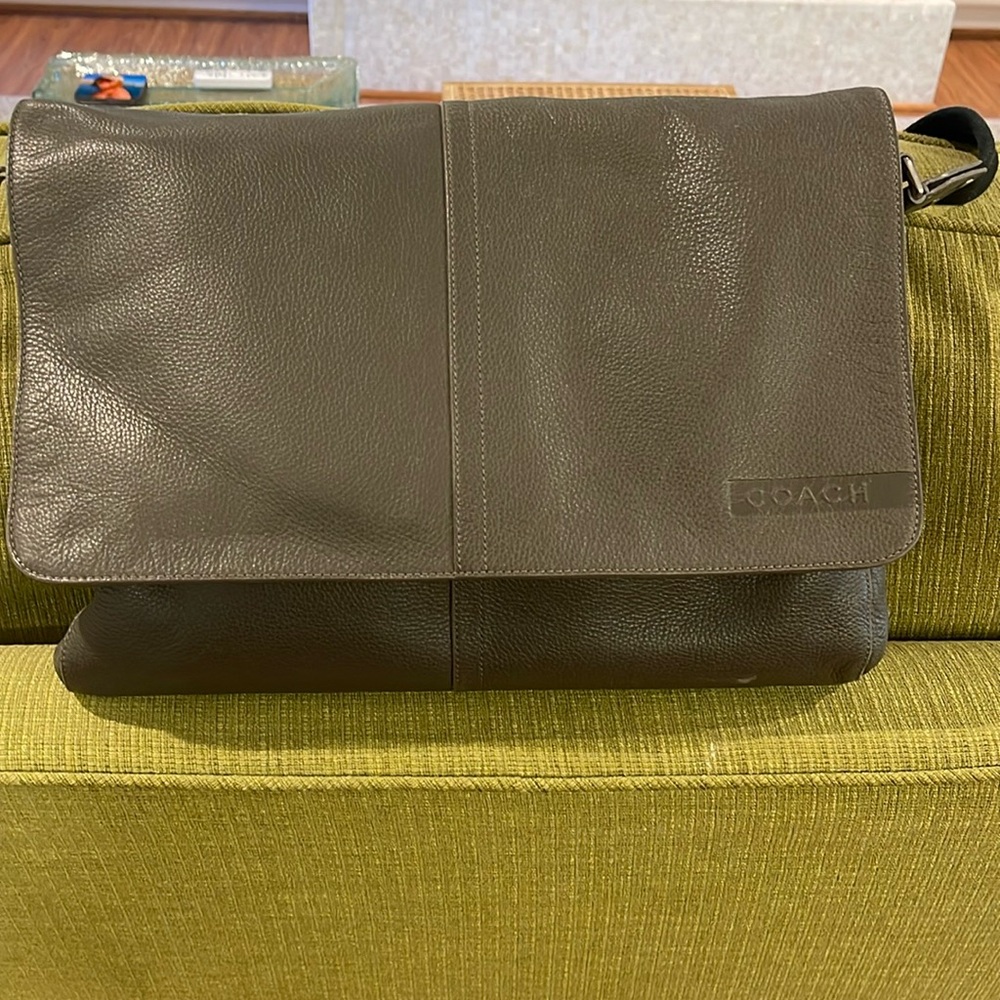 Authentic Coach “Camden” Pebbled Leather Unisex Messenger Bag